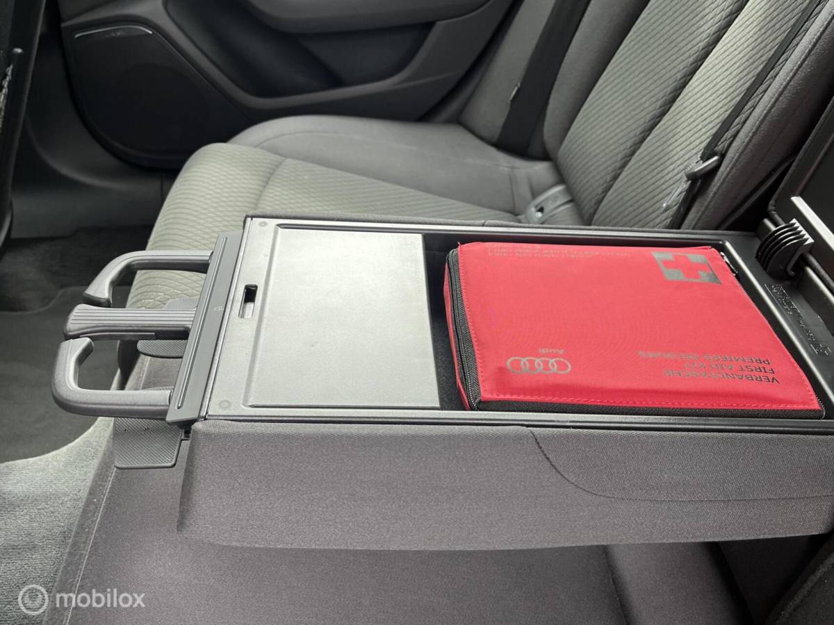 Audi A6 Audi A6 Avant 1.8 TFSI ultra Sport Edition CARPLAY*CLIMA*HAAK*CRUISE*CAMERA*PDC