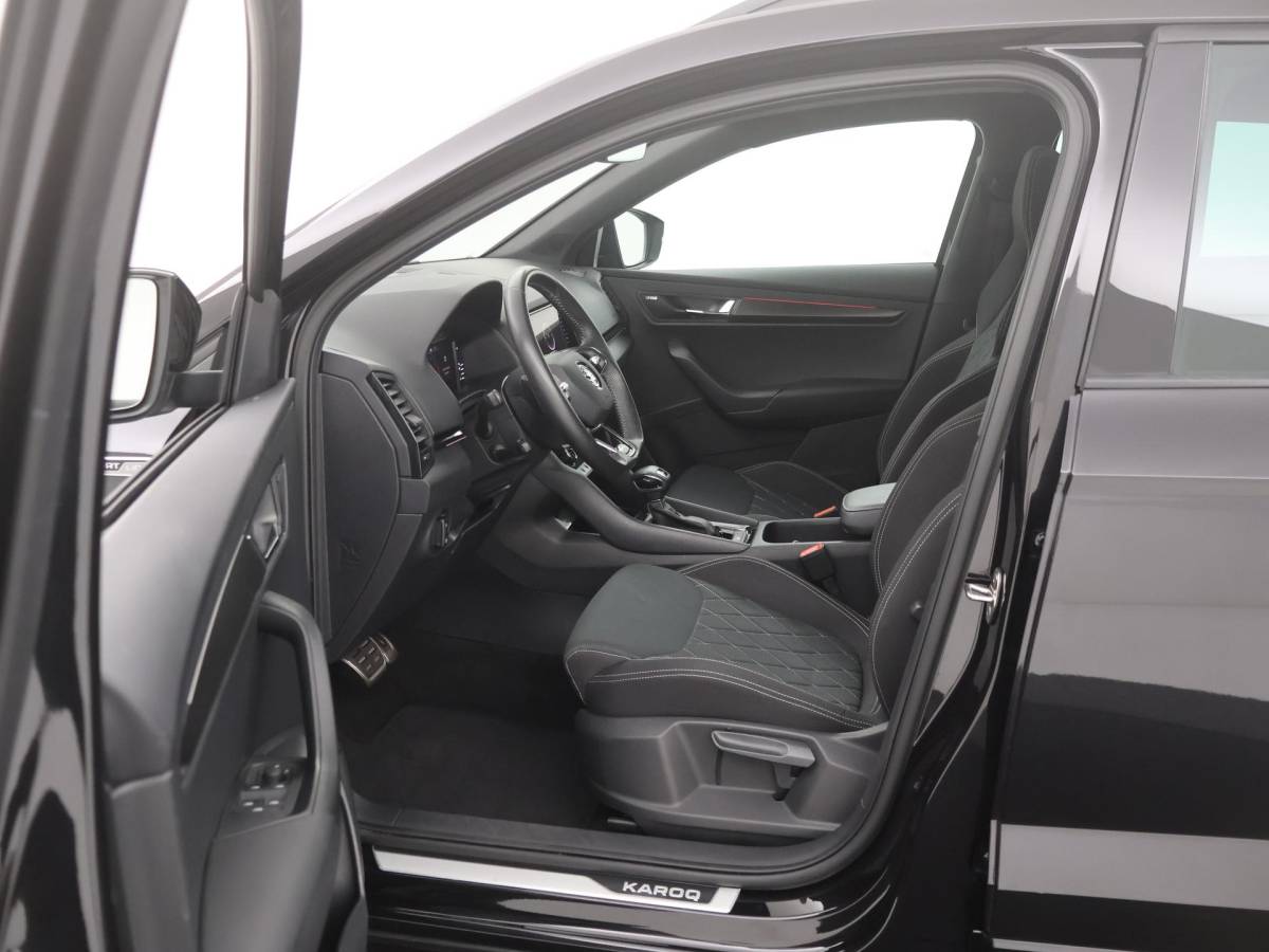 Škoda Karoq Skoda Karoq 1.5 TSI ACT Sportline Business PANODAK|BLIS|ACC|19INCH|CANTON|CAMERA|WINTERPACK|ELEK.ACHTERKLEP