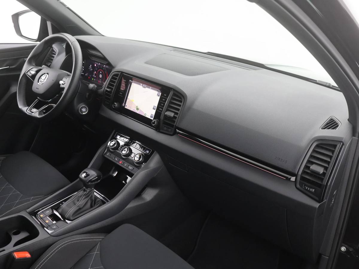 Škoda Karoq Skoda Karoq 1.5 TSI ACT Sportline Business PANODAK|BLIS|ACC|19INCH|CANTON|CAMERA|WINTERPACK|ELEK.ACHTERKLEP