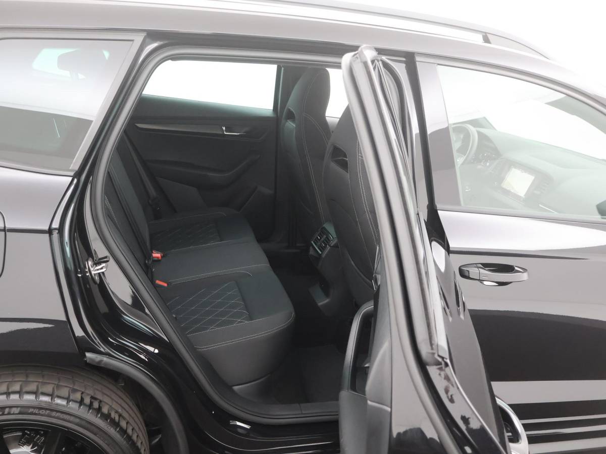 Škoda Karoq Skoda Karoq 1.5 TSI ACT Sportline Business PANODAK|BLIS|ACC|19INCH|CANTON|CAMERA|WINTERPACK|ELEK.ACHTERKLEP