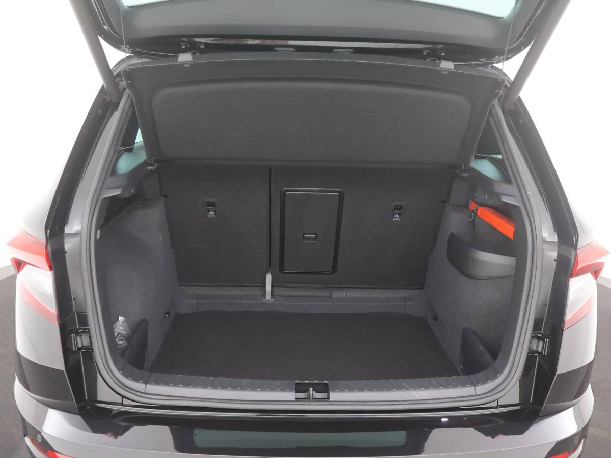 Škoda Karoq Skoda Karoq 1.5 TSI ACT Sportline Business PANODAK|BLIS|ACC|19INCH|CANTON|CAMERA|WINTERPACK|ELEK.ACHTERKLEP