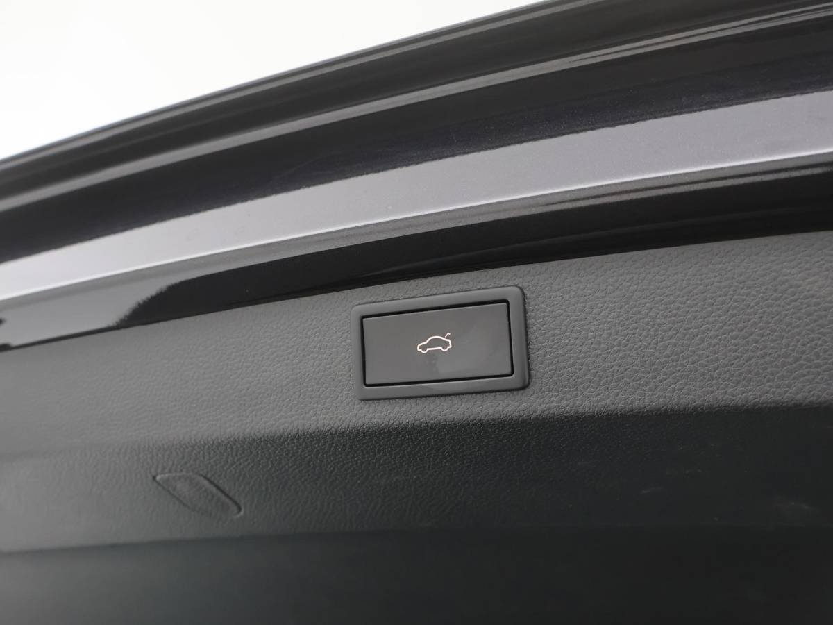 Škoda Karoq Skoda Karoq 1.5 TSI ACT Sportline Business PANODAK|BLIS|ACC|19INCH|CANTON|CAMERA|WINTERPACK|ELEK.ACHTERKLEP