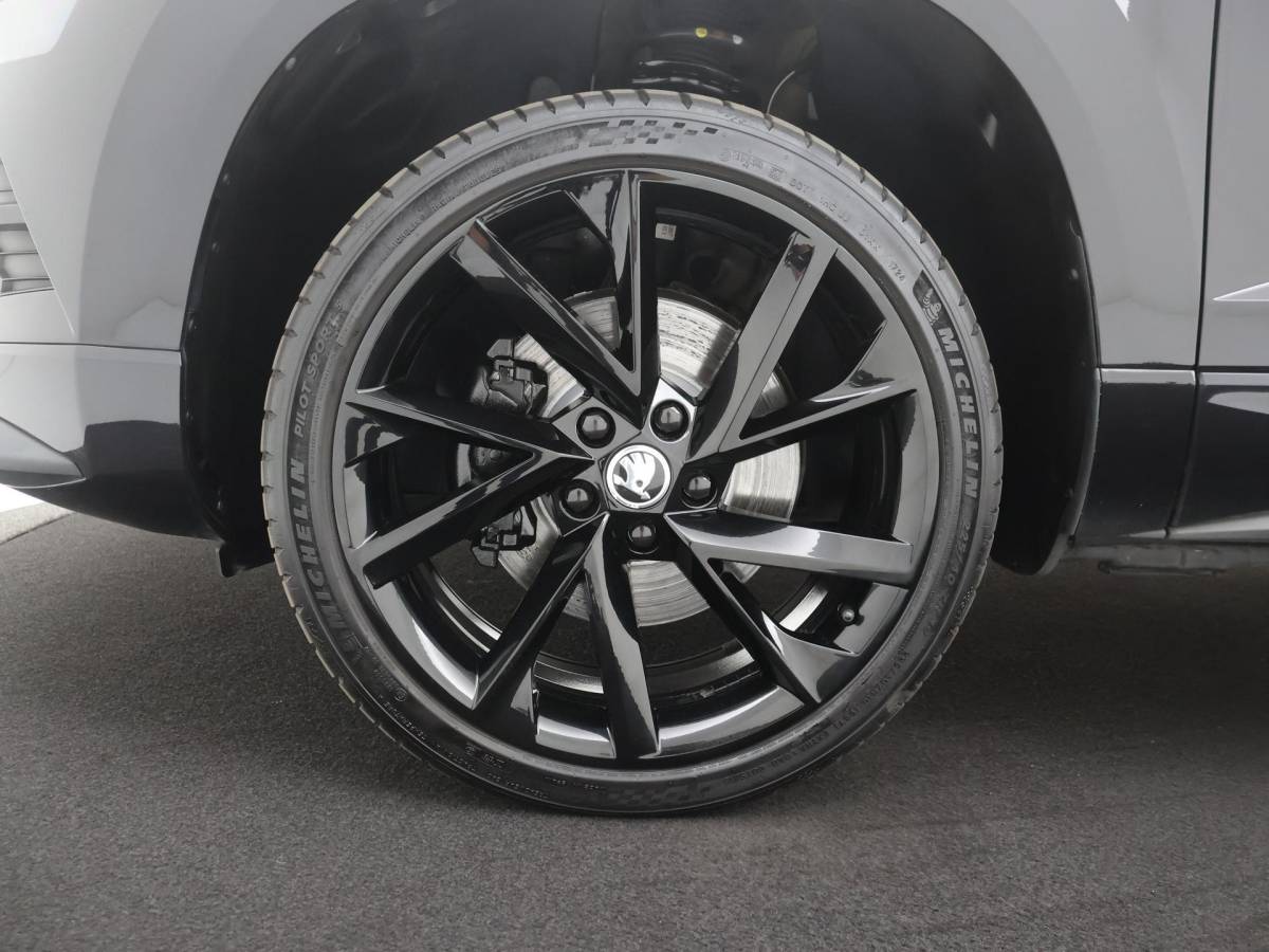 Škoda Karoq Skoda Karoq 1.5 TSI ACT Sportline Business PANODAK|BLIS|ACC|19INCH|CANTON|CAMERA|WINTERPACK|ELEK.ACHTERKLEP