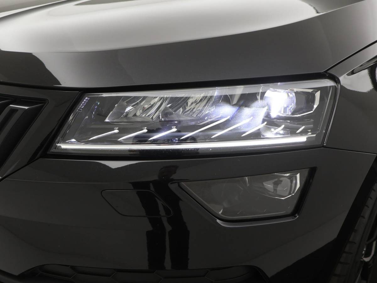 Škoda Karoq Skoda Karoq 1.5 TSI ACT Sportline Business PANODAK|BLIS|ACC|19INCH|CANTON|CAMERA|WINTERPACK|ELEK.ACHTERKLEP