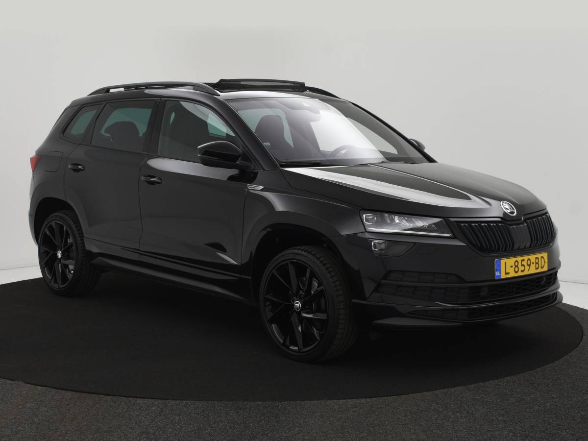 Škoda Karoq Skoda Karoq 1.5 TSI ACT Sportline Business PANODAK|BLIS|ACC|19INCH|CANTON|CAMERA|WINTERPACK|ELEK.ACHTERKLEP