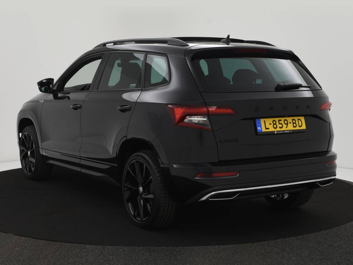Škoda Karoq Skoda Karoq 1.5 TSI ACT Sportline Business PANODAK|BLIS|ACC|19INCH|CANTON|CAMERA|WINTERPACK|ELEK.ACHTERKLEP