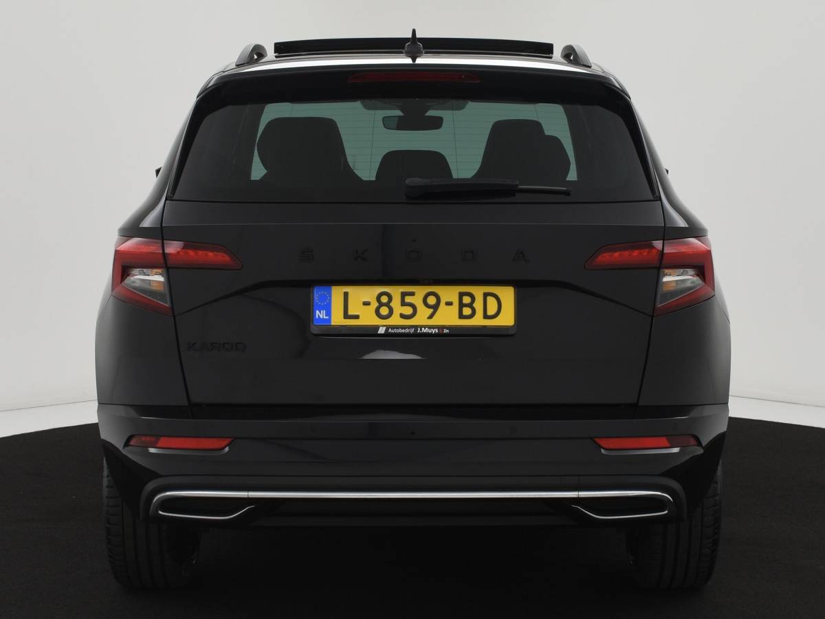 Škoda Karoq Skoda Karoq 1.5 TSI ACT Sportline Business PANODAK|BLIS|ACC|19INCH|CANTON|CAMERA|WINTERPACK|ELEK.ACHTERKLEP