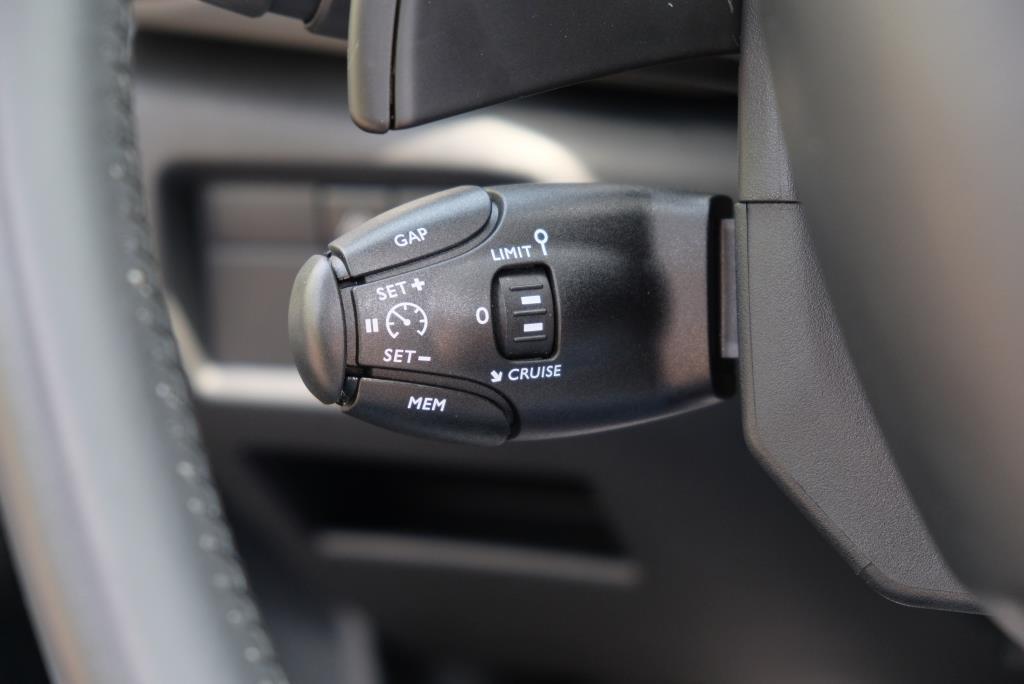Citroën C5 Aircross Citroen C5 Aircross 1.6 Plug-in Hybrid 225pk EAT8 Shine | Navi | Climate | Adaptive Cruise | Panoramadak | Keyless | Blind Spot | Trekhaak