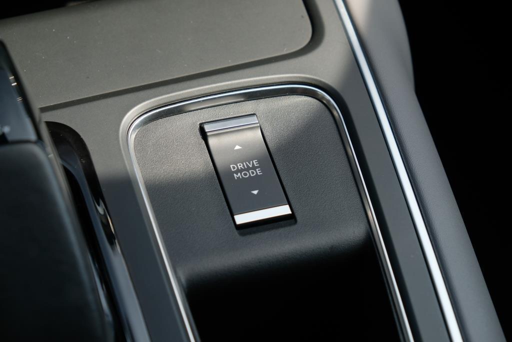 Citroën C5 Aircross Citroen C5 Aircross 1.6 Plug-in Hybrid 225pk EAT8 Shine | Navi | Climate | Adaptive Cruise | Panoramadak | Keyless | Blind Spot | Trekhaak