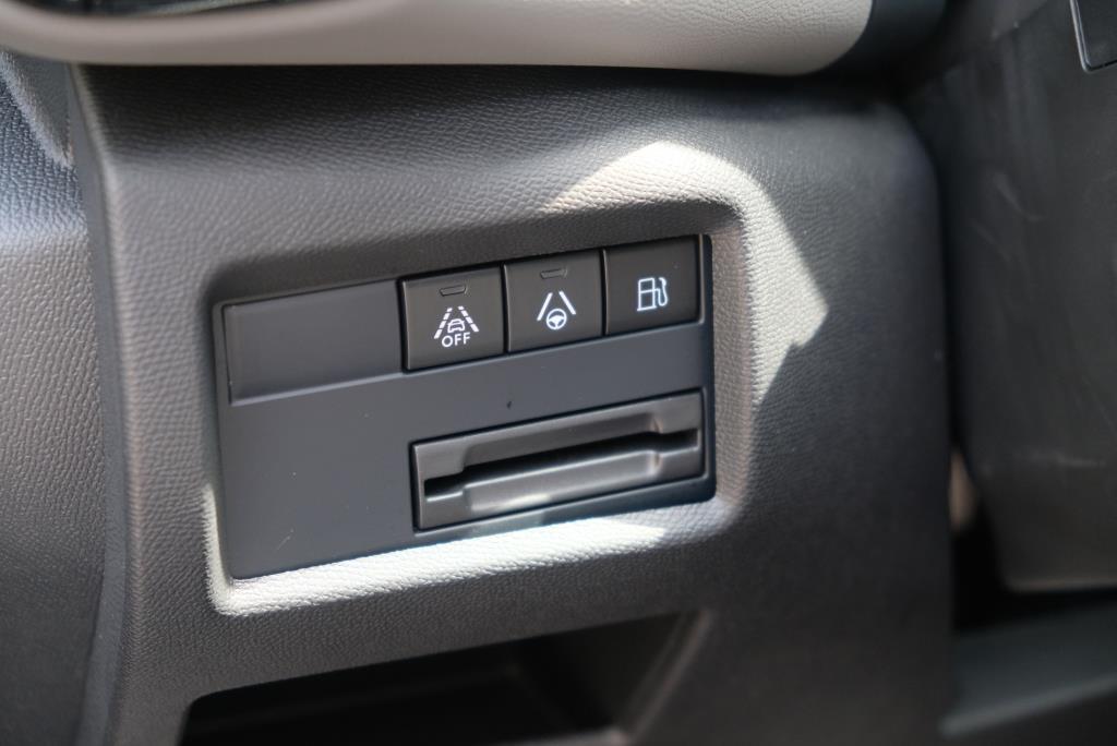 Citroën C5 Aircross Citroen C5 Aircross 1.6 Plug-in Hybrid 225pk EAT8 Shine | Navi | Climate | Adaptive Cruise | Panoramadak | Keyless | Blind Spot | Trekhaak