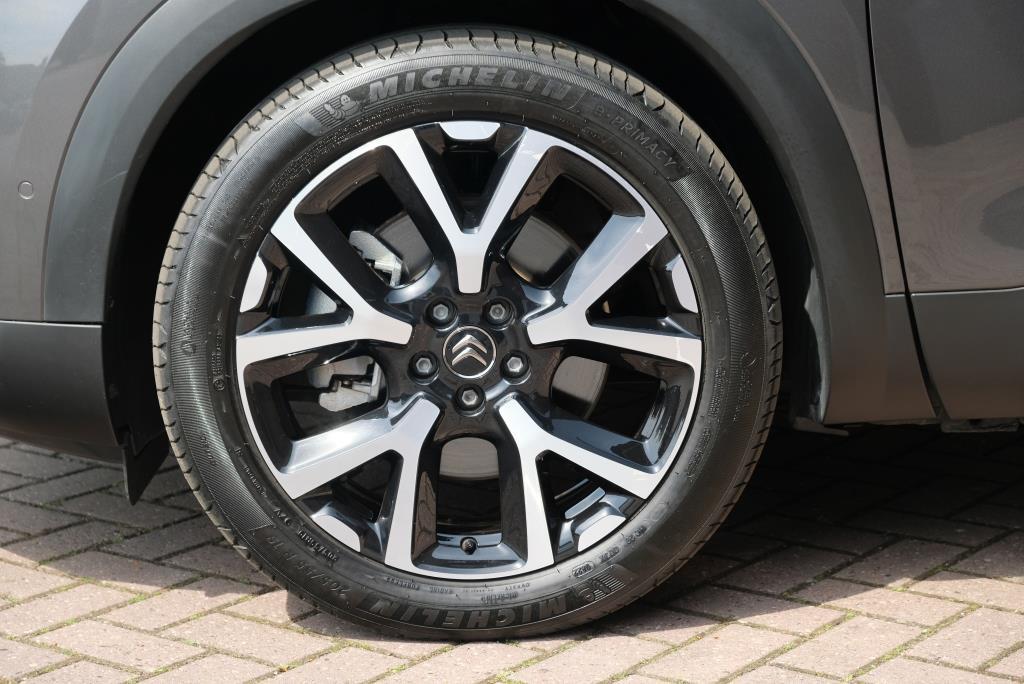 Citroën C5 Aircross Citroen C5 Aircross 1.6 Plug-in Hybrid 225pk EAT8 Shine | Navi | Climate | Adaptive Cruise | Panoramadak | Keyless | Blind Spot | Trekhaak