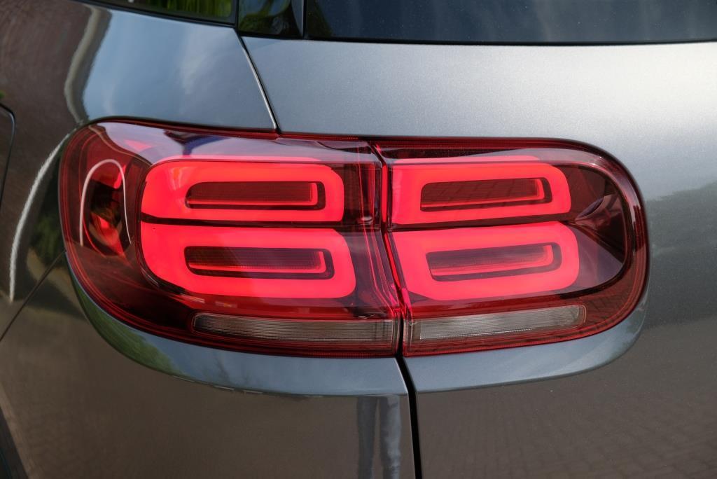 Citroën C5 Aircross Citroen C5 Aircross 1.6 Plug-in Hybrid 225pk EAT8 Shine | Navi | Climate | Adaptive Cruise | Panoramadak | Keyless | Blind Spot | Trekhaak