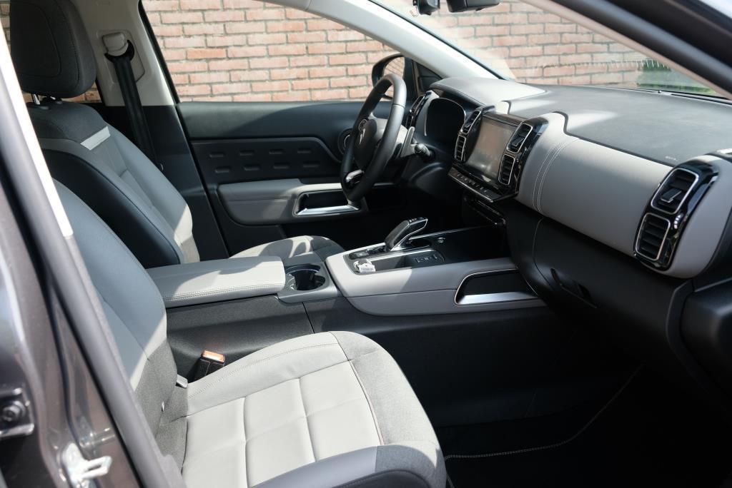 Citroën C5 Aircross Citroen C5 Aircross 1.6 Plug-in Hybrid 225pk EAT8 Shine | Navi | Climate | Adaptive Cruise | Panoramadak | Keyless | Blind Spot | Trekhaak