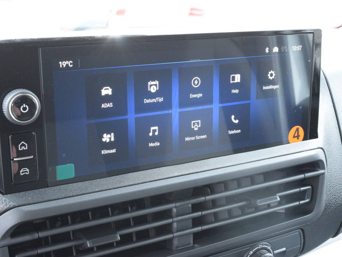 Opel Vivaro-e Opel Vivaro Electric L2 75 kWh | tot 8 jaar garantie | laadruimtebetimmering | dodehoek detectie | Apple Carplay | camera | parkeersensoren voor & achter | Comfort scheidingswand | rijklaarprijs