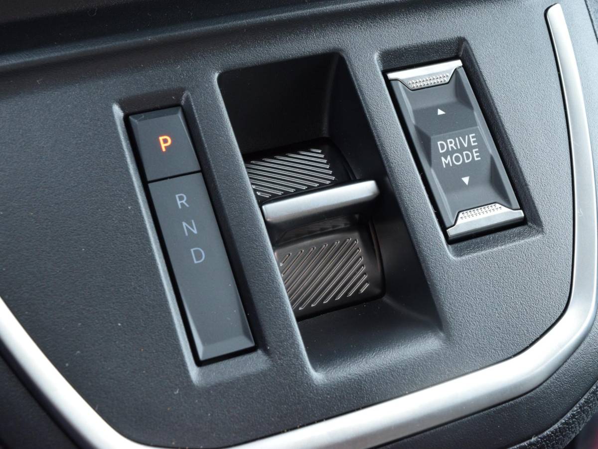 Opel Vivaro-e Opel Vivaro Electric L2 75 kWh | tot 8 jaar garantie | laadruimtebetimmering | dodehoek detectie | Apple Carplay | camera | parkeersensoren voor & achter | Comfort scheidingswand | rijklaarprijs