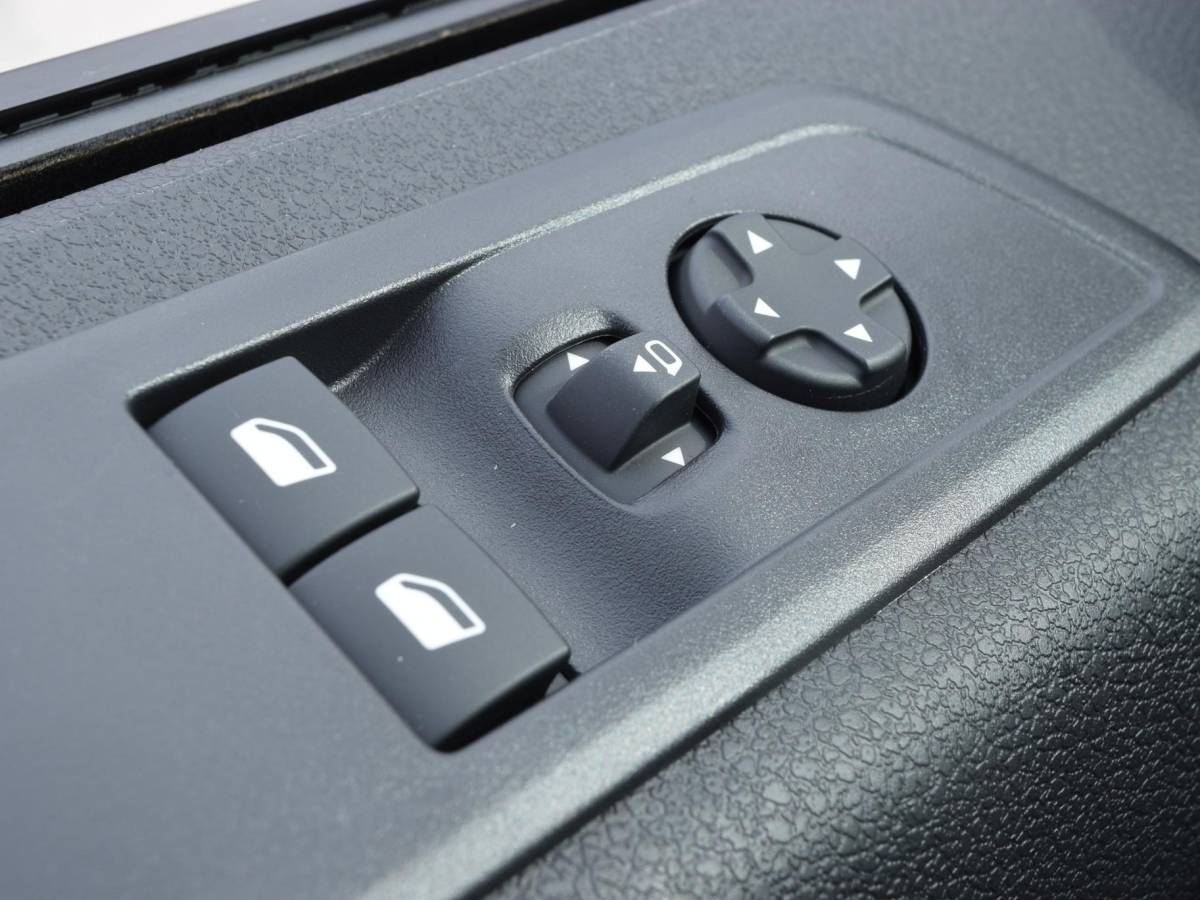 Opel Vivaro-e Opel Vivaro Electric L2 75 kWh | tot 8 jaar garantie | laadruimtebetimmering | dodehoek detectie | Apple Carplay | camera | parkeersensoren voor & achter | Comfort scheidingswand | rijklaarprijs