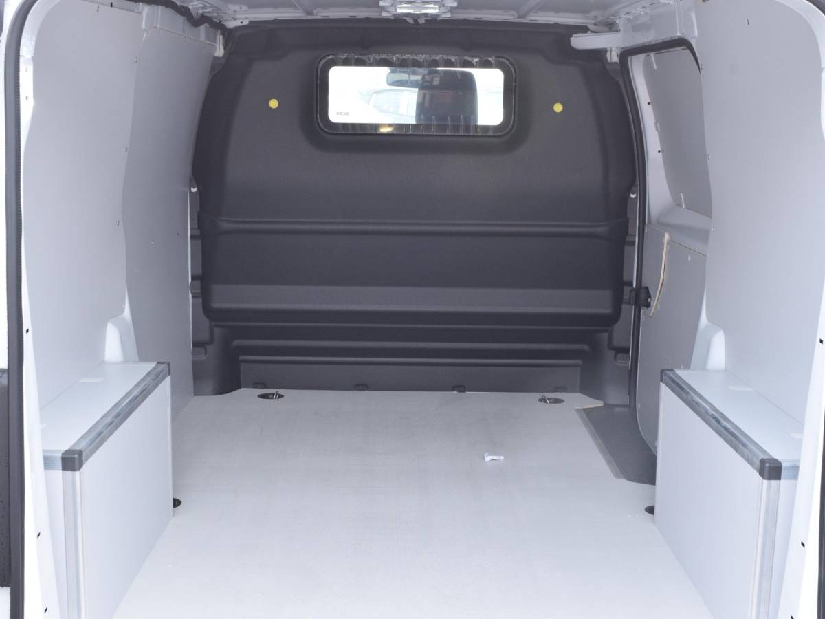 Opel Vivaro-e Opel Vivaro Electric L2 75 kWh | tot 8 jaar garantie | laadruimtebetimmering | dodehoek detectie | Apple Carplay | camera | parkeersensoren voor & achter | Comfort scheidingswand | rijklaarprijs