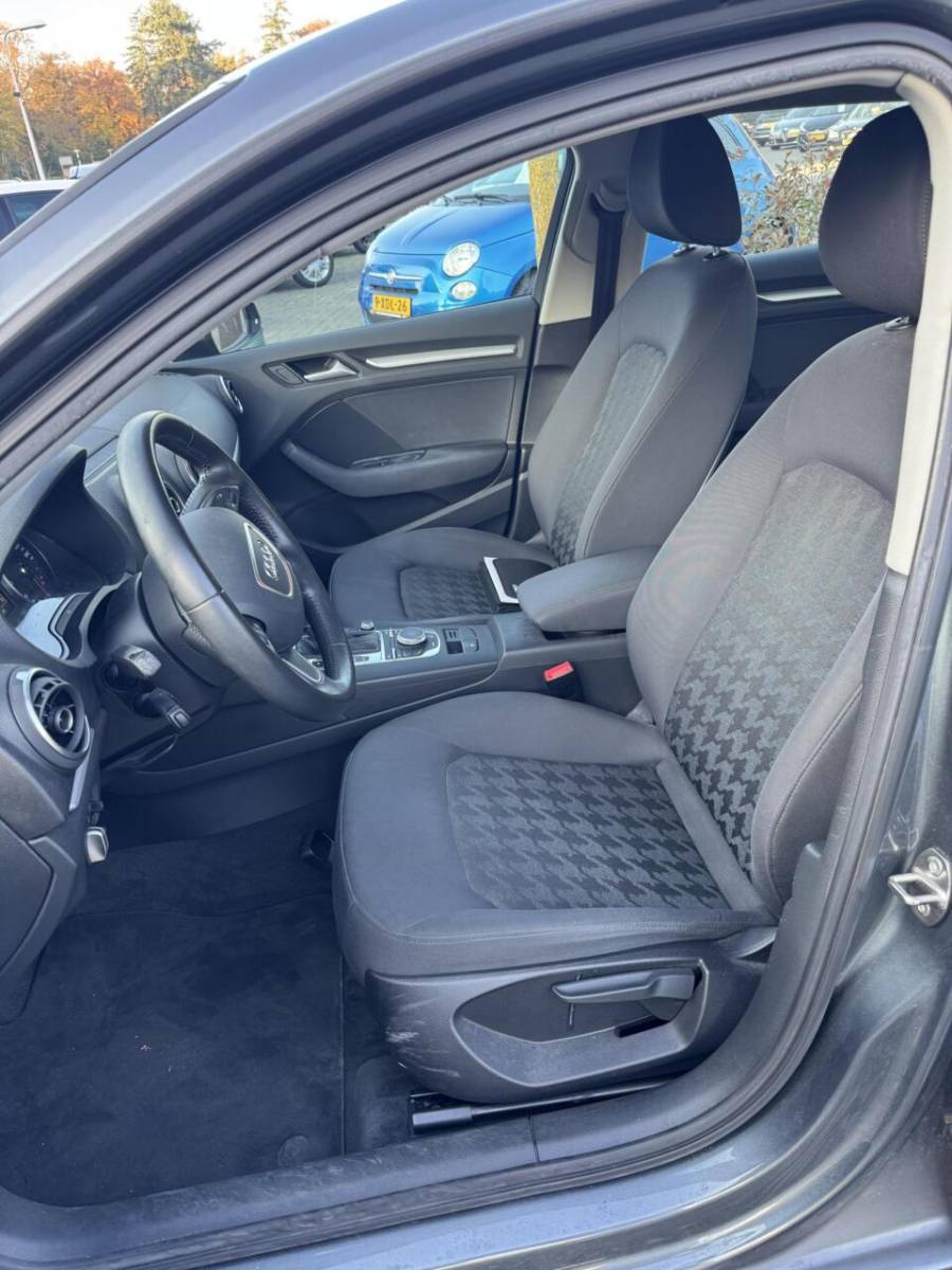 Audi A3 Audi A3 Sportback 1.4 TFSI Attraction Pro Line AUTOMAAT BOEKJES