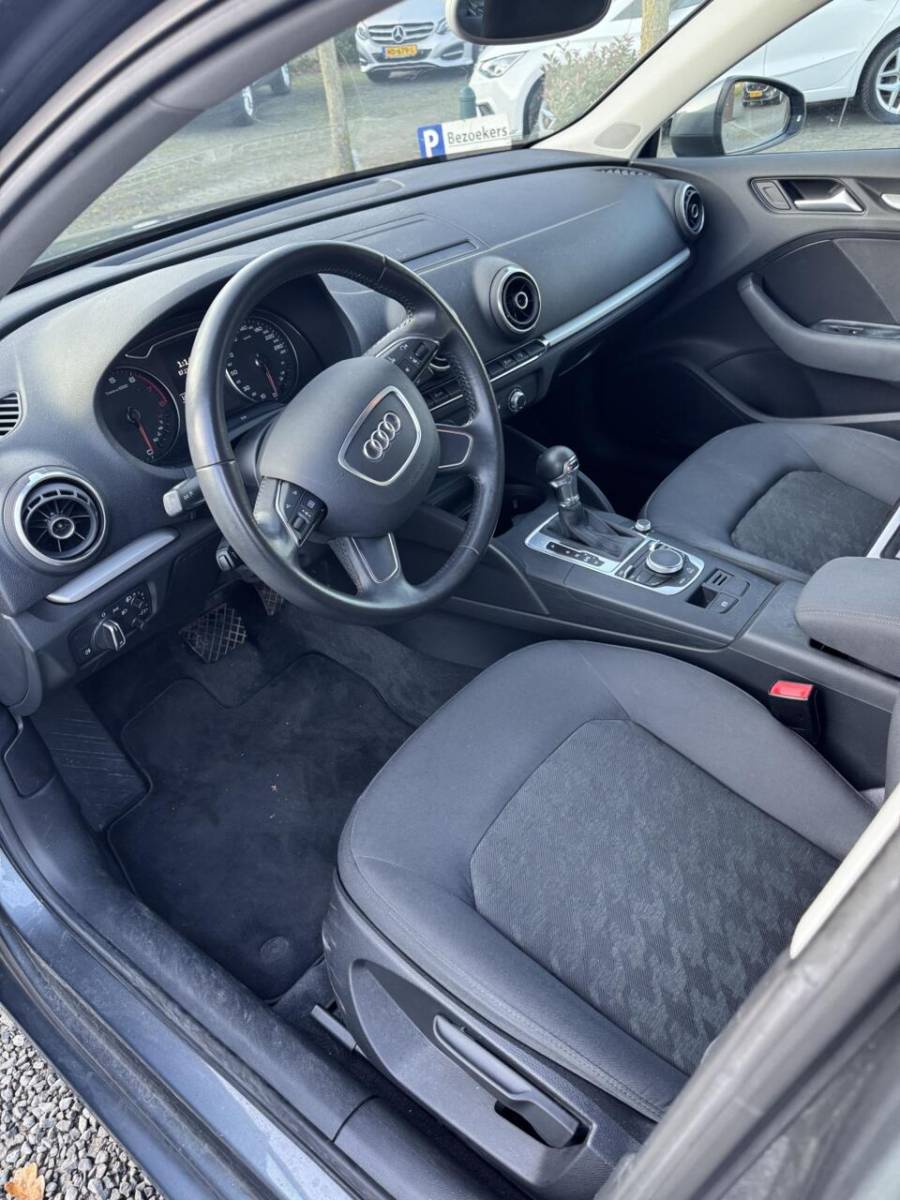 Audi A3 Audi A3 Sportback 1.4 TFSI Attraction Pro Line AUTOMAAT BOEKJES