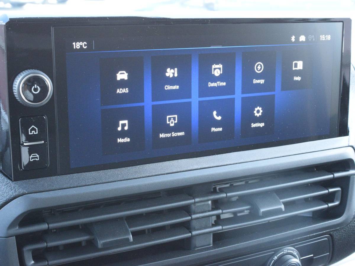 Opel Vivaro-e Opel Vivaro Electric L3 75 kWh | tot 8 jaar garantie | laadruimtebetimmering | Dodehoek detectie | navi incl. Apple Carplay | camera | parkeersensoren voor & achter | Comfort scheidingswand | rijklaarprijs |