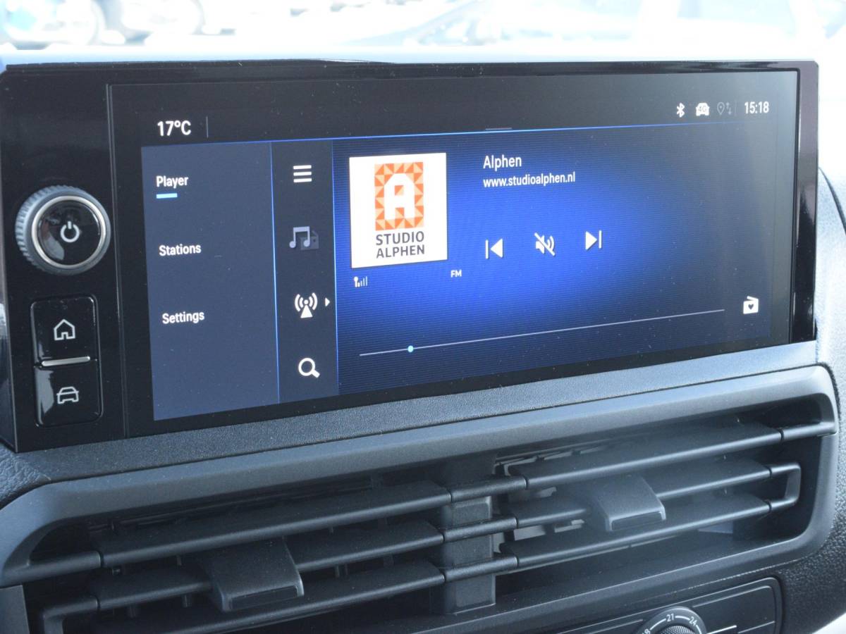 Opel Vivaro-e Opel Vivaro Electric L3 75 kWh | tot 8 jaar garantie | laadruimtebetimmering | Dodehoek detectie | navi incl. Apple Carplay | camera | parkeersensoren voor & achter | Comfort scheidingswand | rijklaarprijs |