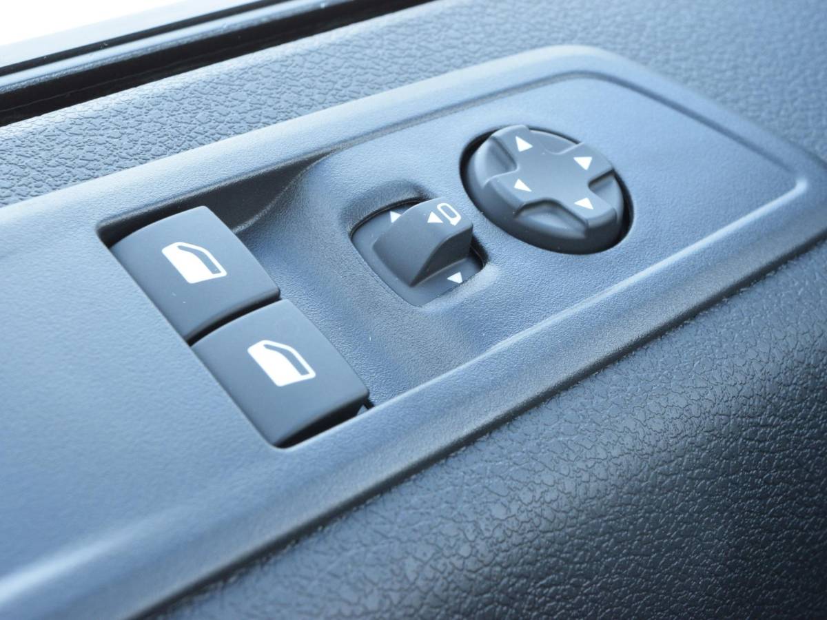 Opel Vivaro-e Opel Vivaro Electric L3 75 kWh | tot 8 jaar garantie | laadruimtebetimmering | Dodehoek detectie | navi incl. Apple Carplay | camera | parkeersensoren voor & achter | Comfort scheidingswand | rijklaarprijs |