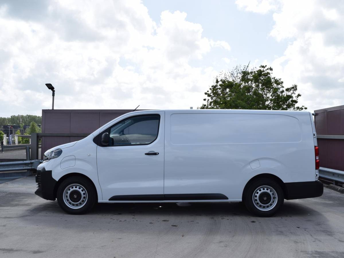 Opel Vivaro-e Opel Vivaro Electric L3 75 kWh | tot 8 jaar garantie | laadruimtebetimmering | Dodehoek detectie | navi incl. Apple Carplay | camera | parkeersensoren voor & achter | Comfort scheidingswand | rijklaarprijs |