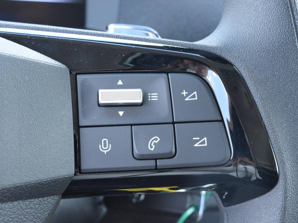 Opel Vivaro-e Opel Vivaro Electric L3 75 kWh | tot 8 jaar garantie | laadruimtebetimmering | Dodehoek detectie | navi incl. Apple Carplay | camera | parkeersensoren voor & achter | Comfort scheidingswand | rijklaarprijs |