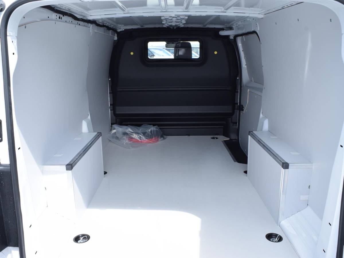 Opel Vivaro-e Opel Vivaro Electric L3 75 kWh | tot 8 jaar garantie | laadruimtebetimmering | Dodehoek detectie | navi incl. Apple Carplay | camera | parkeersensoren voor & achter | Comfort scheidingswand | rijklaarprijs |
