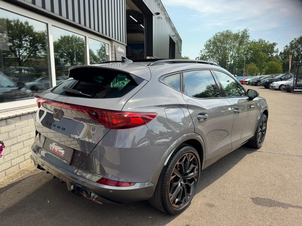 CUPRA Formentor Cupra Formentor 1.4 E-Hybrid VZ PERF. VZ stuur Panoramadak Trekhaak El.klep SOH 99% Camera Blis 245PK