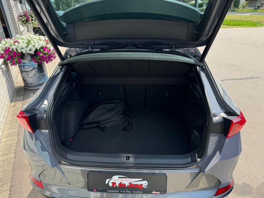 CUPRA Formentor Cupra Formentor 1.4 E-Hybrid VZ PERF. VZ stuur Panoramadak Trekhaak El.klep SOH 99% Camera Blis 245PK