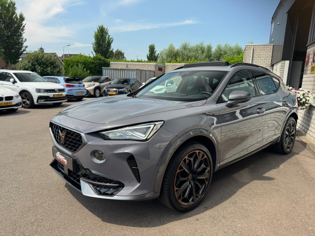 CUPRA Formentor Cupra Formentor 1.4 E-Hybrid VZ PERF. VZ stuur Panoramadak Trekhaak El.klep SOH 99% Camera Blis 245PK