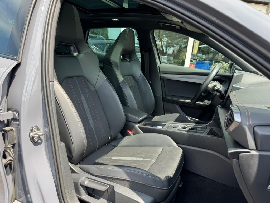 CUPRA Formentor Cupra Formentor 1.4 E-Hybrid VZ PERF. VZ stuur Panoramadak Trekhaak El.klep SOH 99% Camera Blis 245PK