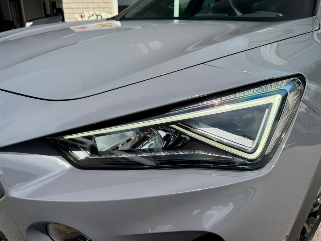 CUPRA Formentor Cupra Formentor 1.4 E-Hybrid VZ PERF. VZ stuur Panoramadak Trekhaak El.klep SOH 99% Camera Blis 245PK
