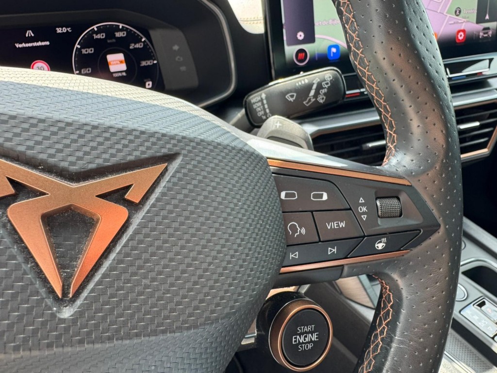 CUPRA Formentor Cupra Formentor 1.4 E-Hybrid VZ PERF. VZ stuur Panoramadak Trekhaak El.klep SOH 99% Camera Blis 245PK