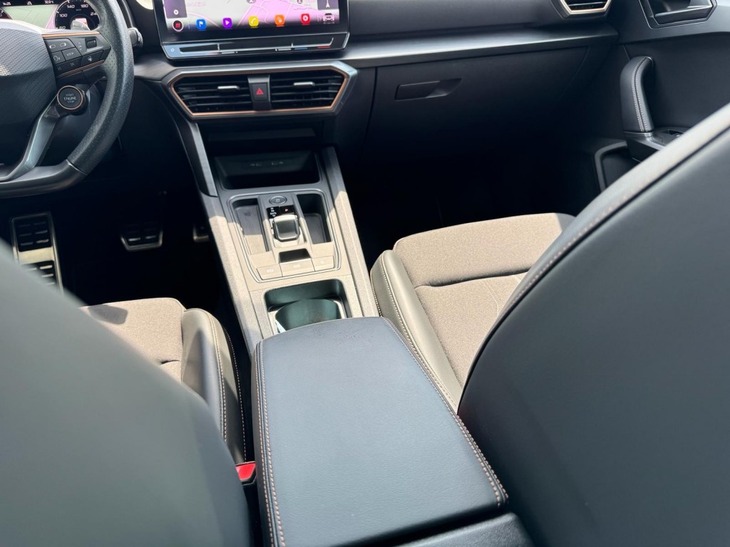 CUPRA Formentor Cupra Formentor 1.4 E-Hybrid VZ PERF. VZ stuur Panoramadak Trekhaak El.klep SOH 99% Camera Blis 245PK