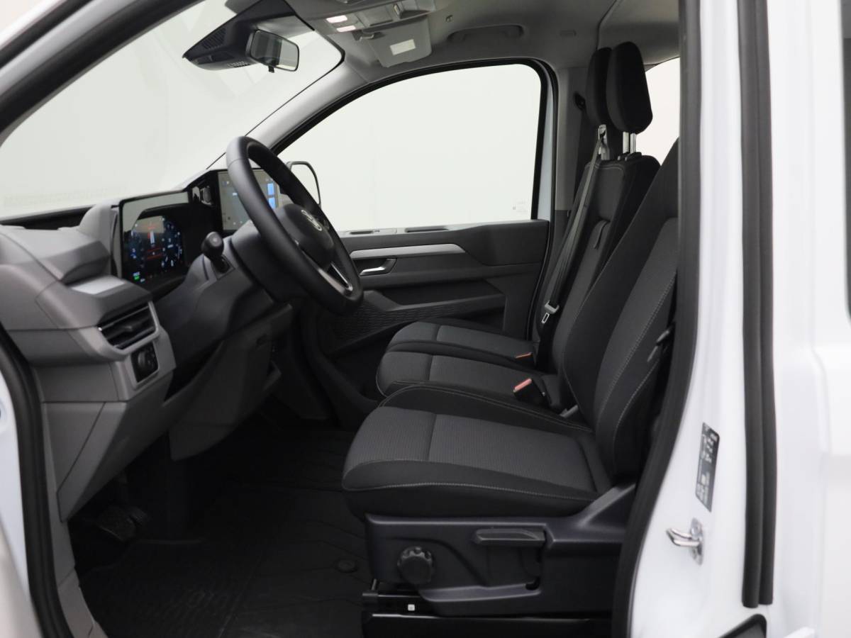 Volkswagen e-Transporter Volkswagen Bedrijfswagens e-Transporter Kombi Life 64kWh 218pk L2 9 Persoons 716162