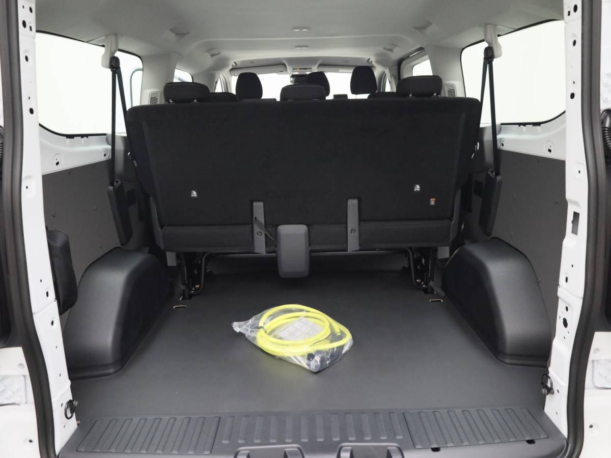 Volkswagen e-Transporter Volkswagen Bedrijfswagens e-Transporter Kombi Life 64kWh 218pk L2 9 Persoons 716162