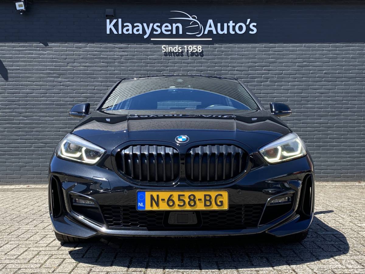 BMW 1 Serie BMW 1-serie 118i M-Sport 136 pk AUT. | 1e eigenaar | dealer onderh. | navigatie | leder sportstoelen | stoel-stuurverwarming