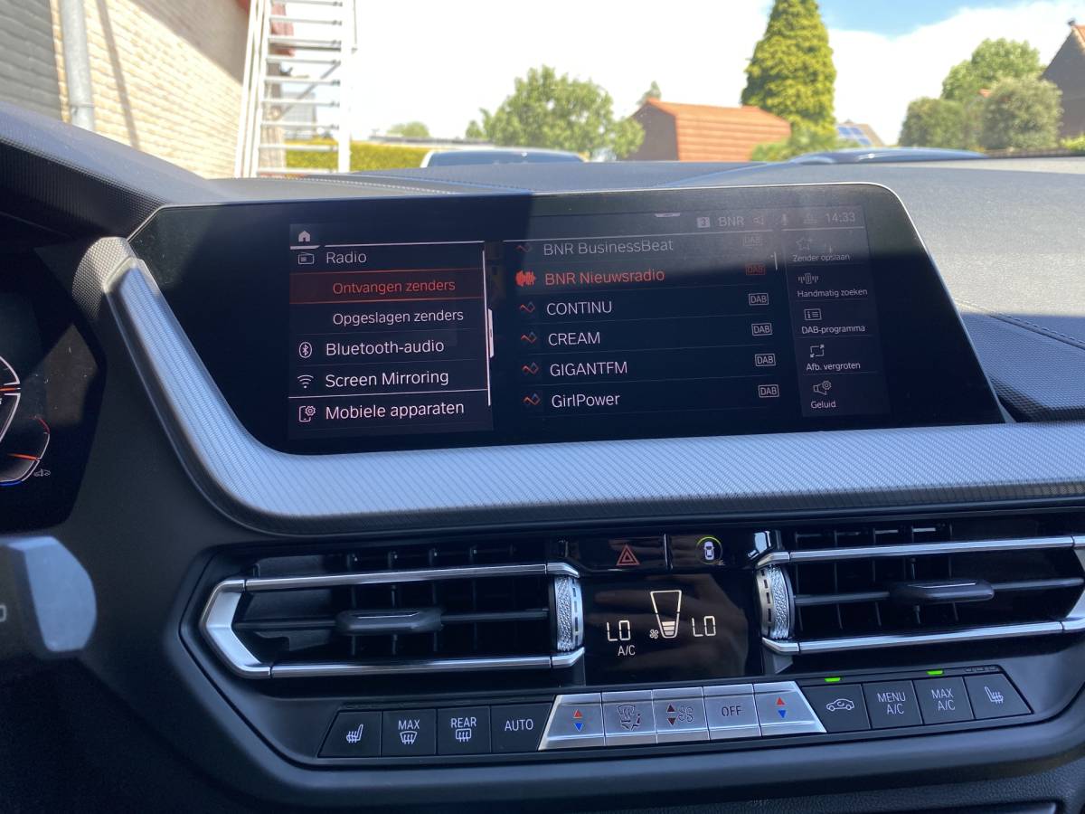 BMW 1 Serie BMW 1-serie 118i M-Sport 136 pk AUT. | 1e eigenaar | dealer onderh. | navigatie | leder sportstoelen | stoel-stuurverwarming