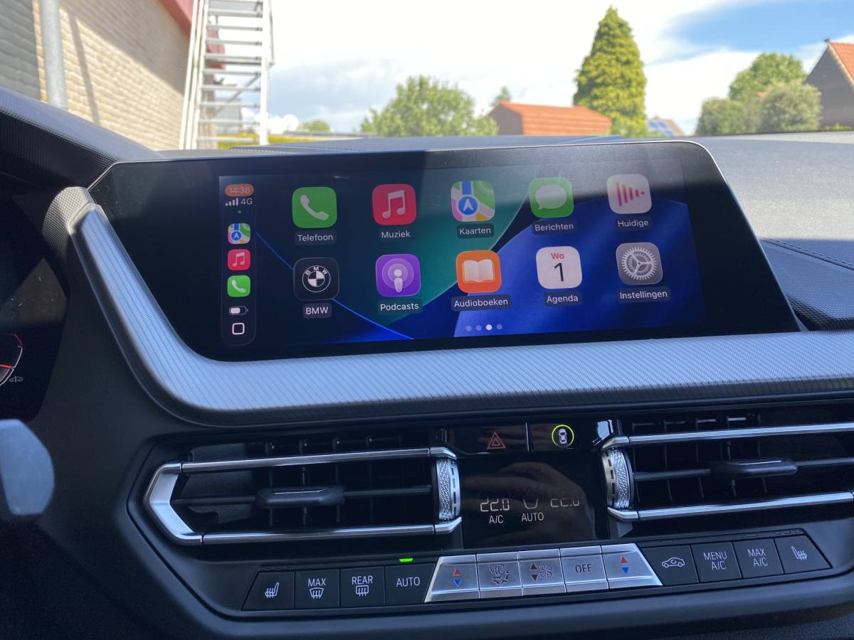 BMW 1 Serie BMW 1-serie 118i M-Sport 136 pk AUT. | 1e eigenaar | dealer onderh. | navigatie | leder sportstoelen | stoel-stuurverwarming