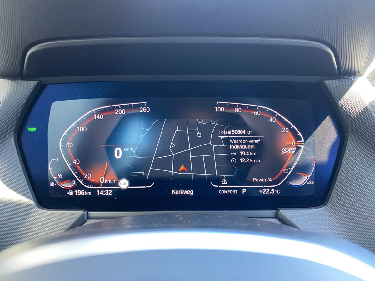 BMW 1 Serie BMW 1-serie 118i M-Sport 136 pk AUT. | 1e eigenaar | dealer onderh. | navigatie | leder sportstoelen | stoel-stuurverwarming