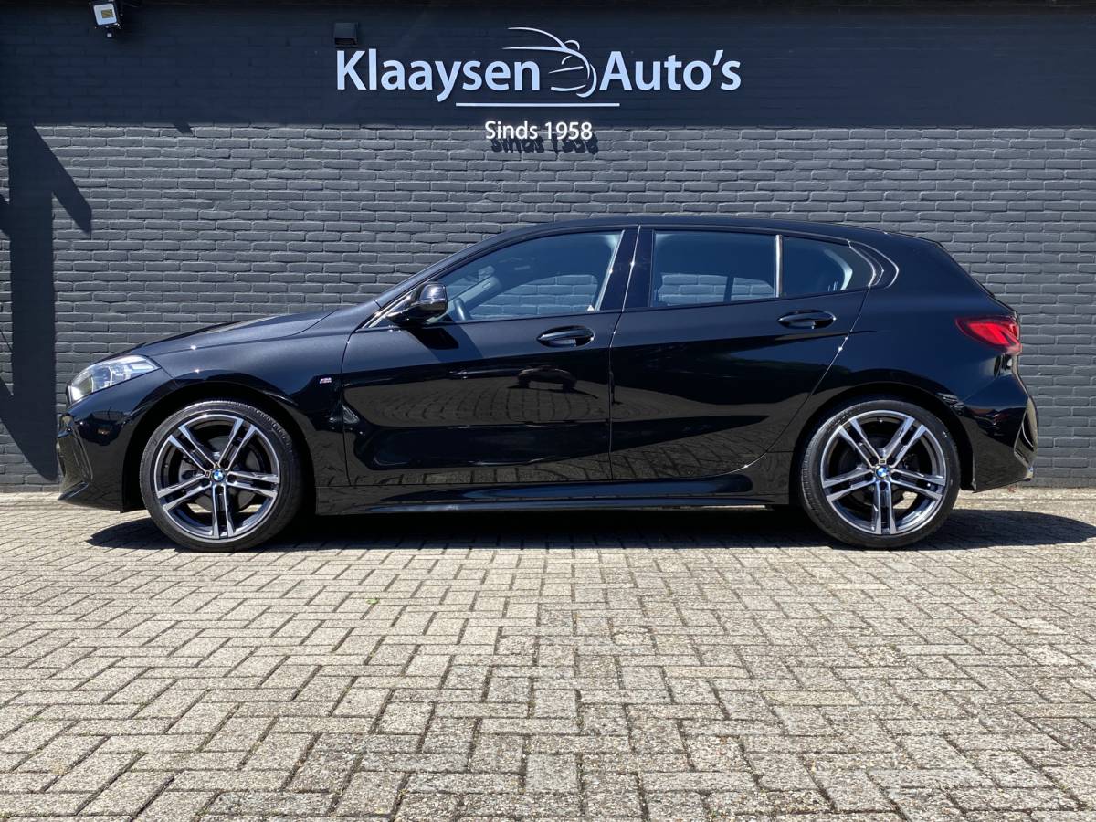BMW 1 Serie BMW 1-serie 118i M-Sport 136 pk AUT. | 1e eigenaar | dealer onderh. | navigatie | leder sportstoelen | stoel-stuurverwarming