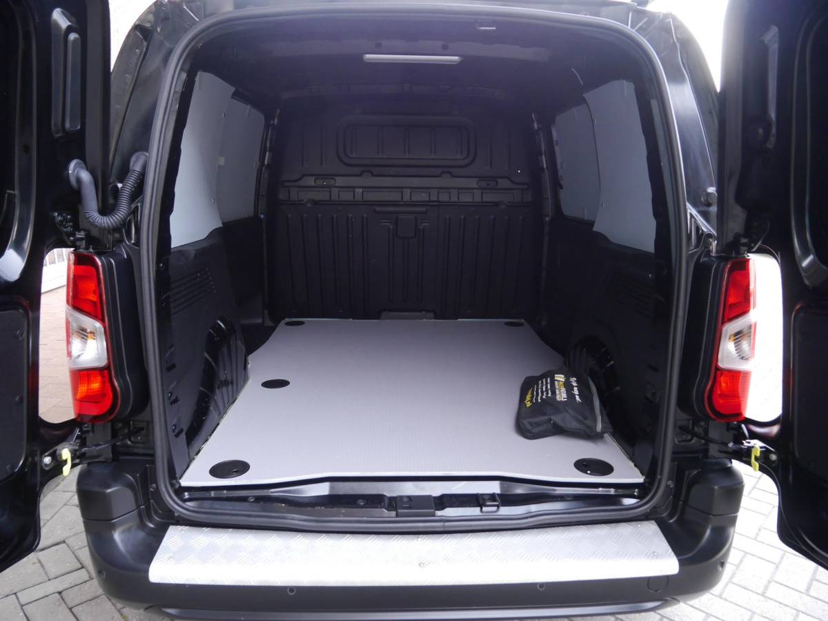 Opel Combo Opel Combo 1.5D L1H1 Edition | Imperiaal | Navigatie | Airco | Cruise control | 2 Zits | Betimmering