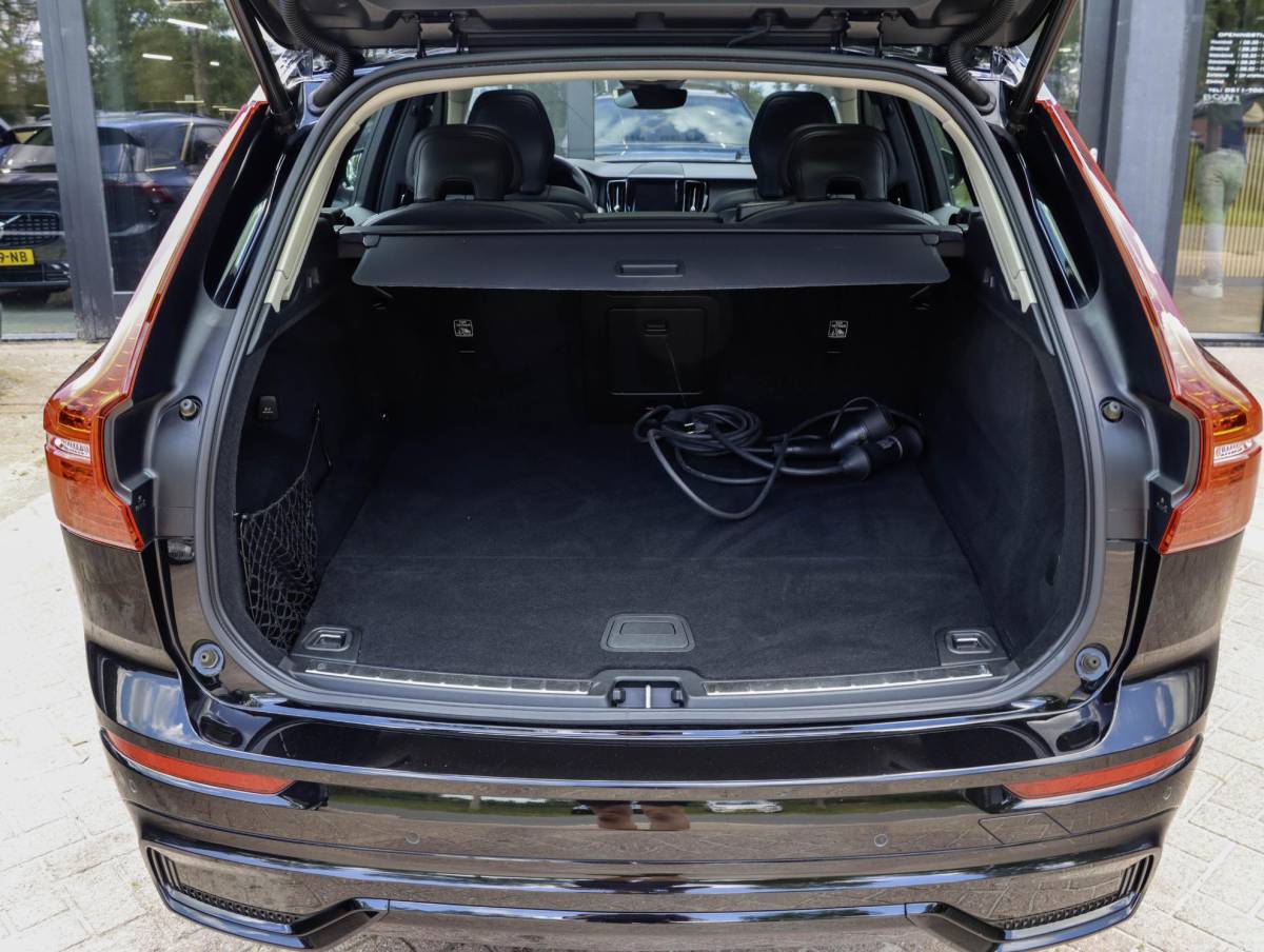 Volvo XC60 Volvo XC60 T6 AWD Plus Dark Long Range Pano Leder SoH 94% Memory Keyless Google Navigatie