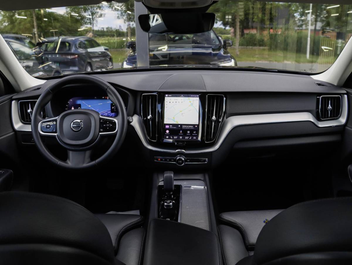 Volvo XC60 Volvo XC60 T6 AWD Plus Dark Long Range Pano Leder SoH 94% Memory Keyless Google Navigatie