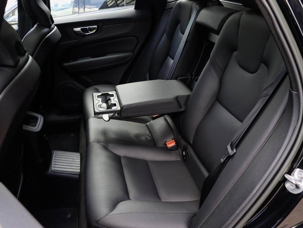 Volvo XC60 Volvo XC60 T6 AWD Plus Dark Long Range Pano Leder SoH 94% Memory Keyless Google Navigatie