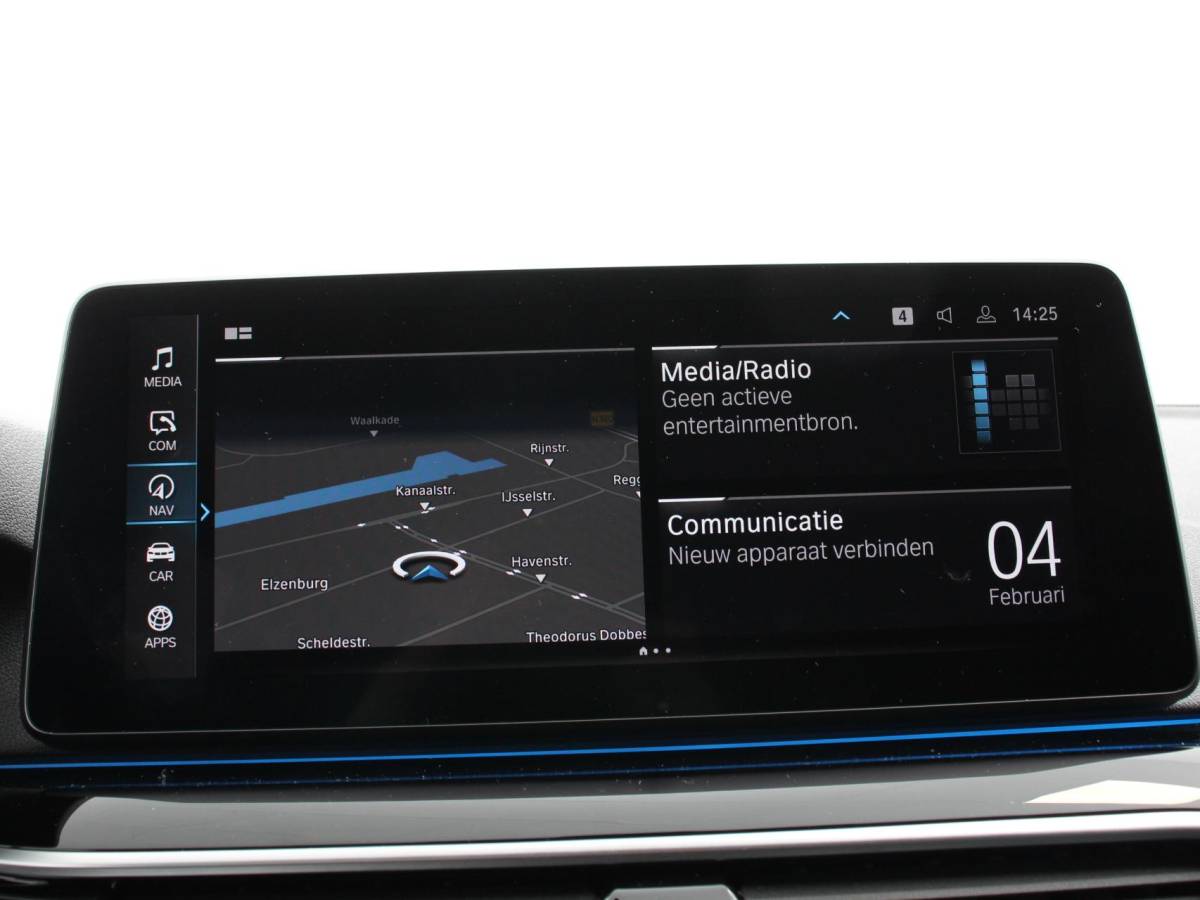 BMW 5 Serie BMW 5-serie Touring 530e Business PHEV AUTOMAAT Adaptieve cruise control LED Leder Navigatie Stoelverwarming Achteruitrijcamera Sfeerverlichting Lane assist Climate control Apple Carplay/ Android Auto