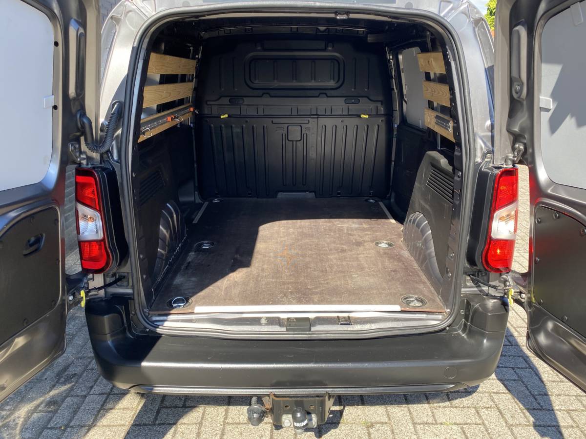 Citroën Berlingo Citroën Berlingo 1.5 BlueHDi 100 S&S L1 | apple carplay | trekhaak | schuifdeur | airco | houten laadvloer | 3 persoons | excl. BTW