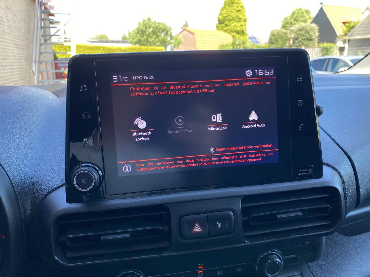 Citroën Berlingo Citroën Berlingo 1.5 BlueHDi 100 S&S L1 | apple carplay | trekhaak | schuifdeur | airco | houten laadvloer | 3 persoons | excl. BTW